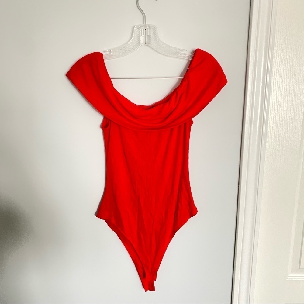 ⛄️ Off-shoulder Red Forever21 Bodysuit​​​​​